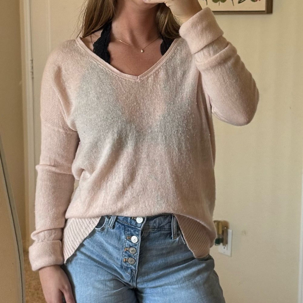 Halogen Pale Pink V-Neck Knit Top
